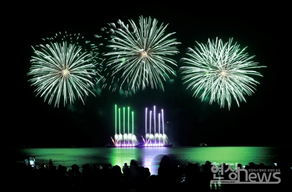 보성 율포해변 불꽃축제 20만여 명 몰려 대성황(사진=보성군 제공)