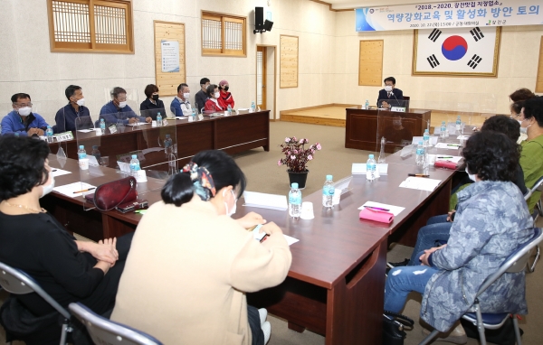 강진군은 지난 22일‘2018~2020 강진맛집 지정업소(17개소)’에 대해 역량강화 교육 및 간담회를 개최했다./강진군 제공